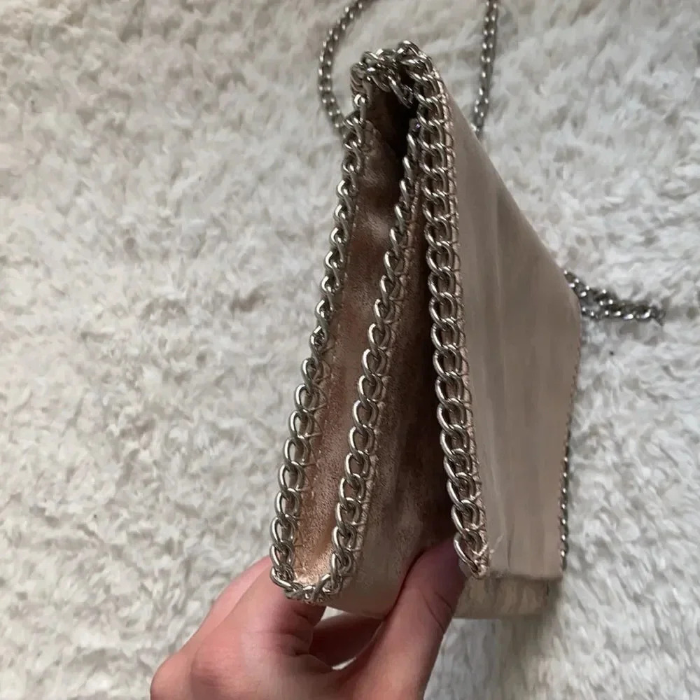 Chelsea28 Metallic Chain Trim Faux Leather Pink Silver Rose Crossbody Bag Clutch - Picture 5 of 16